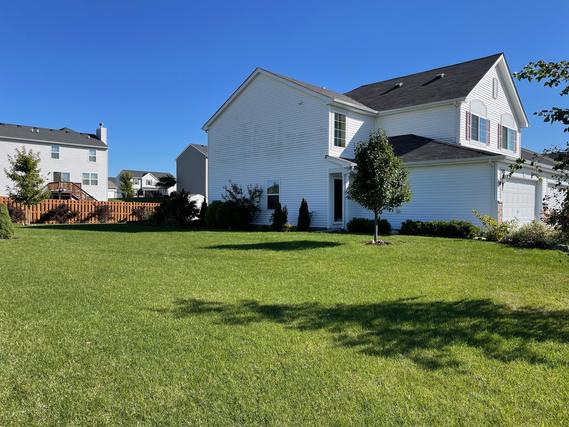 585 Vine St., Hampshire, IL 60140