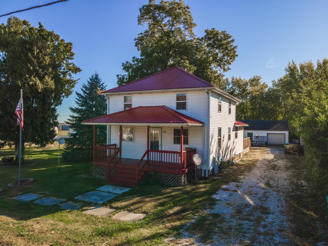 208 N Main St., Dana, IL 61321