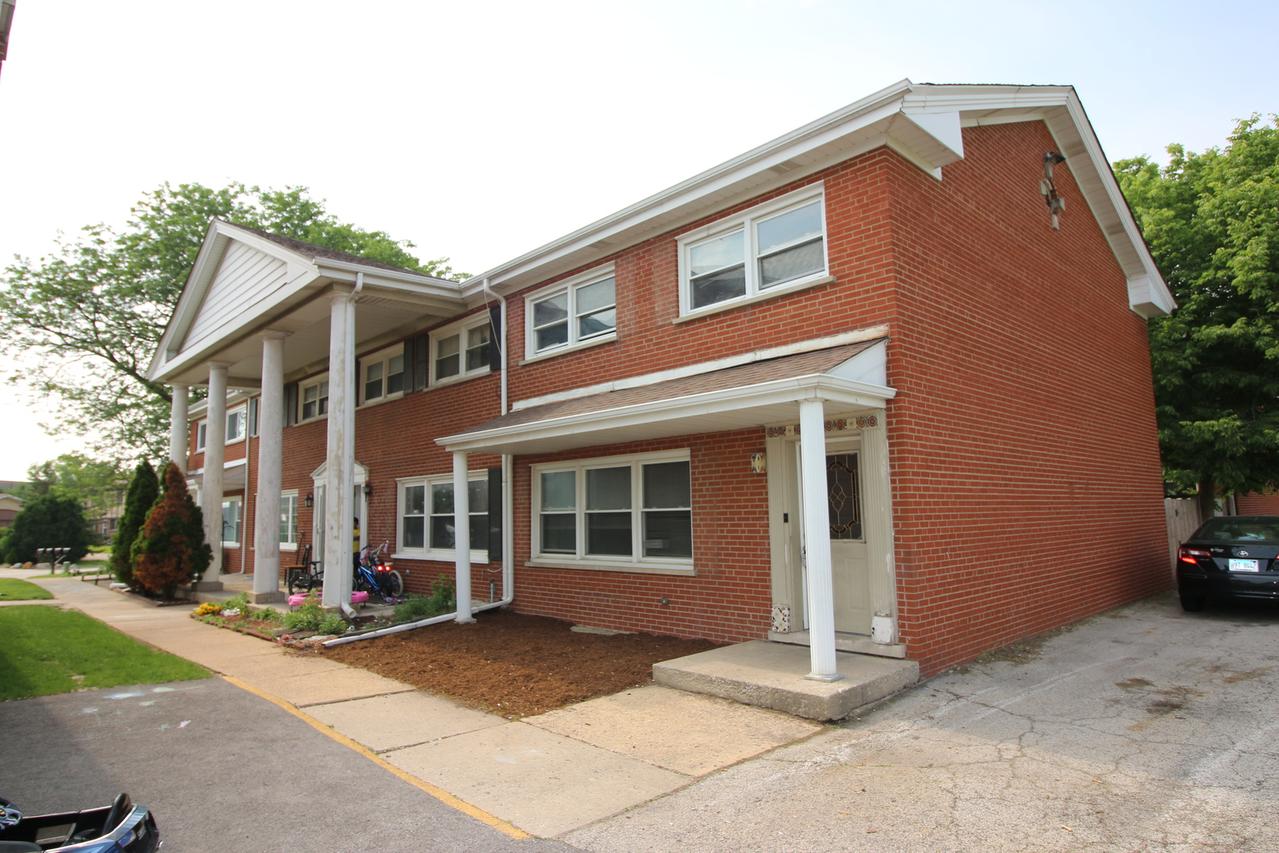 3017 Lynn Ct. #D, Mount Prospect, IL 60056