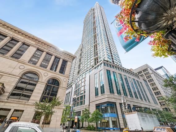 130 N Garland Ct. #4202, Chicago, IL 60602