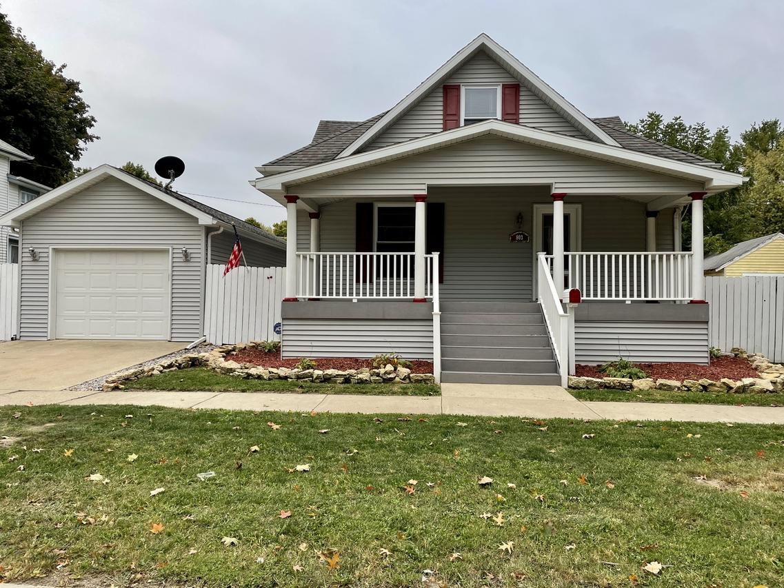 803 W Washington St., Oregon, IL 61061