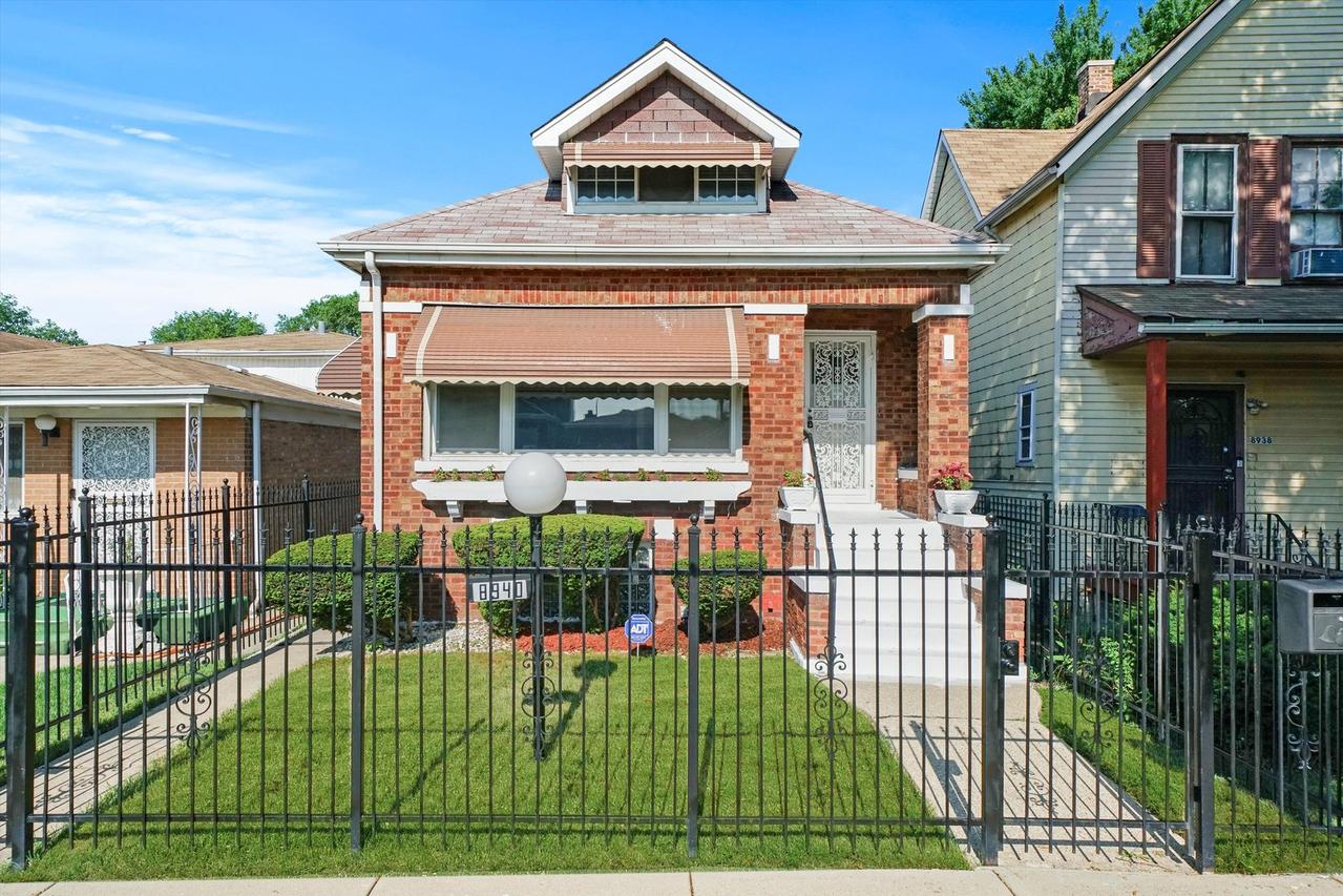 8940 S Emerald Ave., Chicago, IL 60620