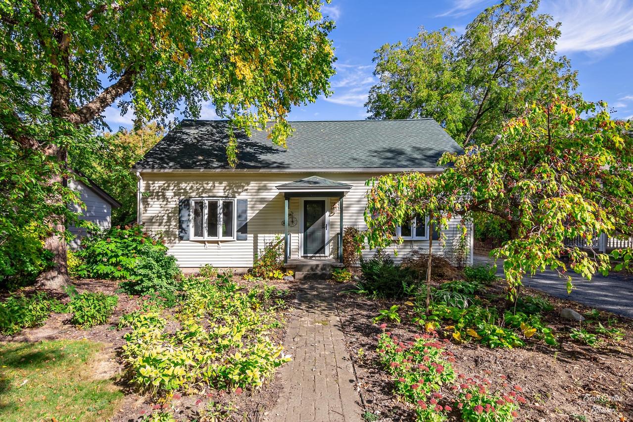 366 Poplar St., Crystal Lake, IL 60014