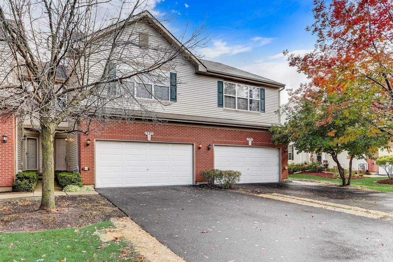 1323 Crane View Ct., Round Lake, IL 60073