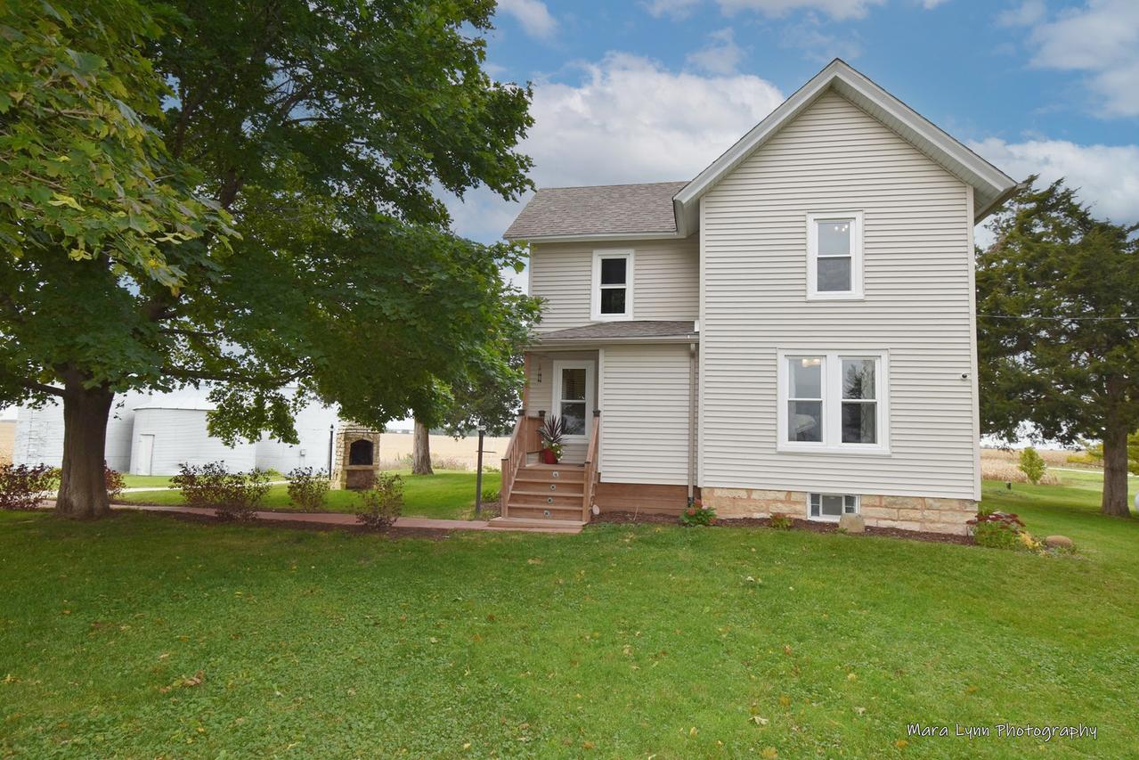 9971 Leland Rd., Waterman, IL 60556