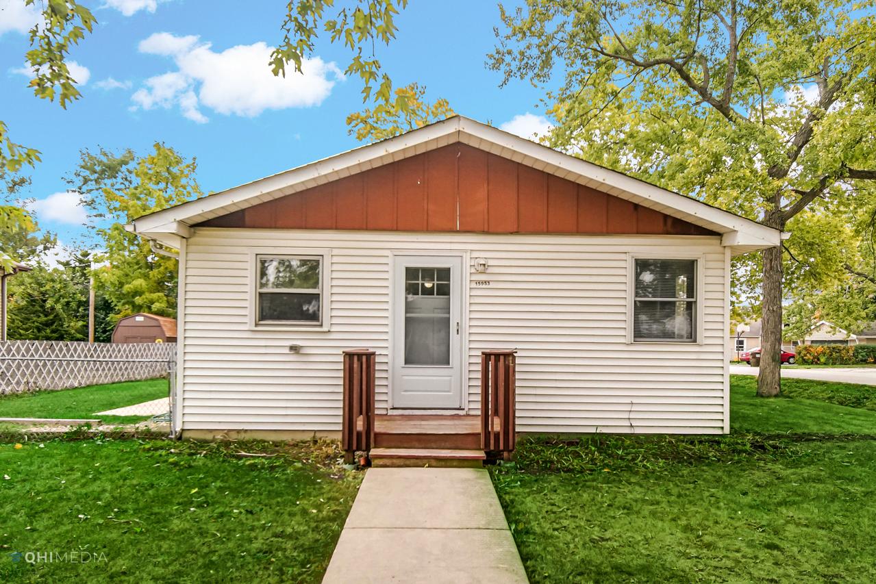 15953 Latrobe Ave., Oak Forest, IL 60452