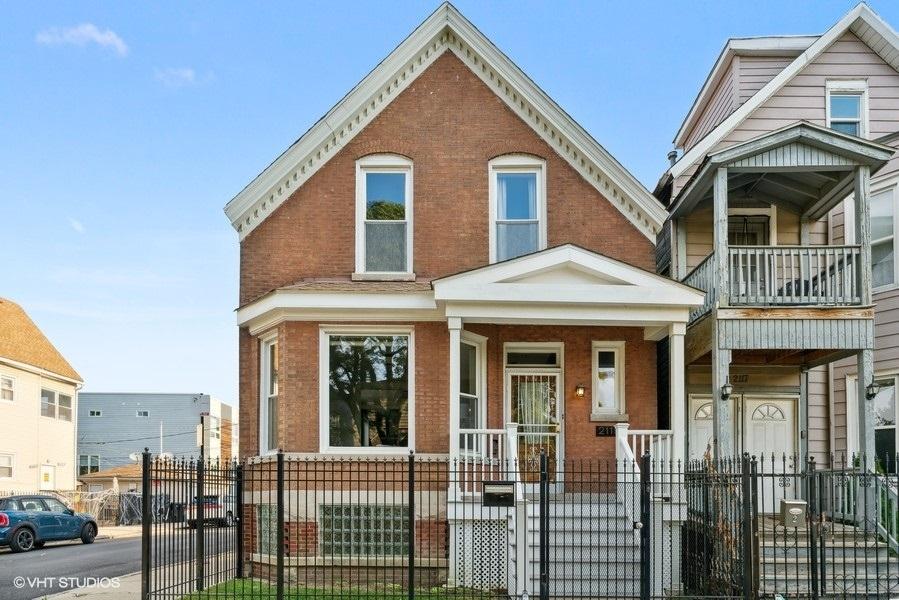 2119 N Stave St., Chicago, IL 60647