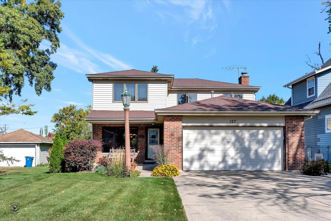 127 E Grantley Ave., Elmhurst, IL 60126