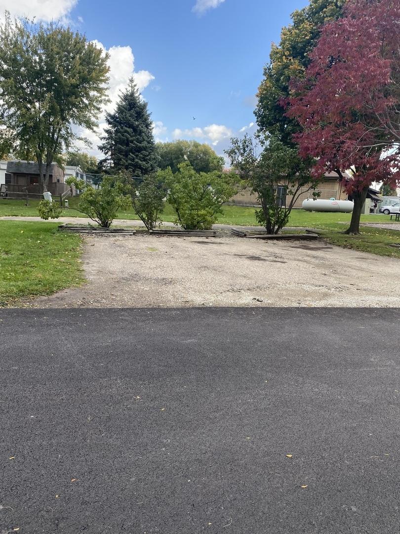 142 Sandpiper, Lakemoor, IL 60051