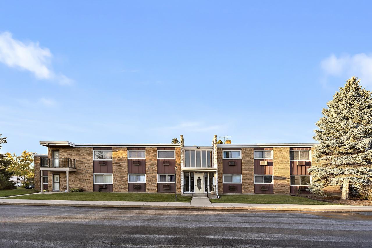 1313 S Rebecca Rd. #116B, Lombard, IL 60148