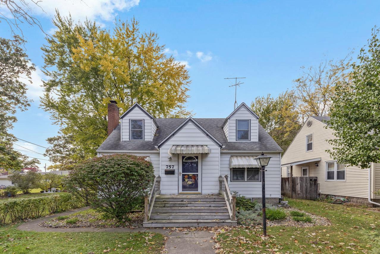 757 N Kennedy Dr., Kankakee, IL 60901