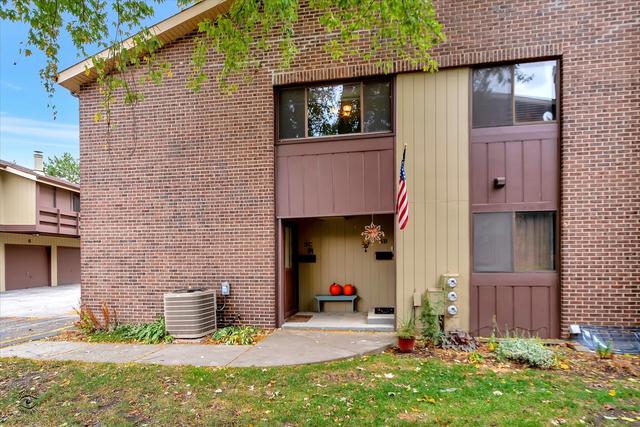 5 W Pebble Ct. #C, Palos Hills, IL 60465