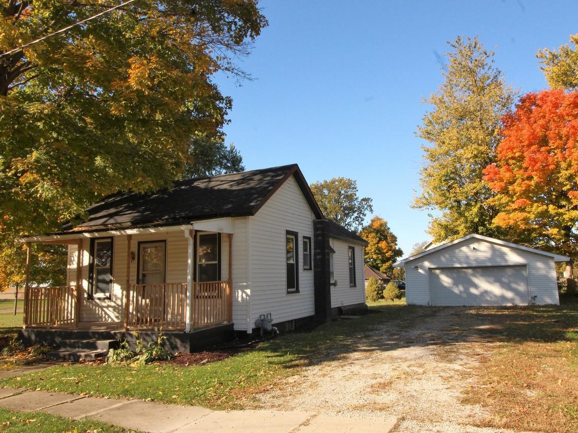 102 Hubbard Ct., Lamoille, IL 61330