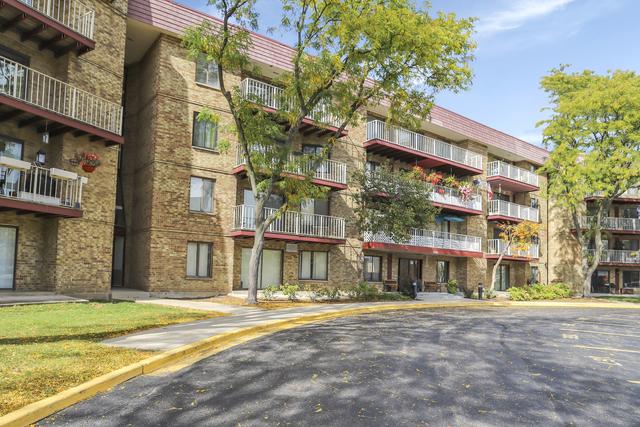 5400 Astor Ln. #417, Rolling Meadows, IL 60008
