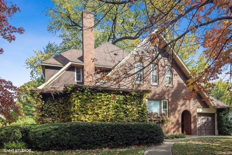 404 S 6th St., St. Charles, IL 60174