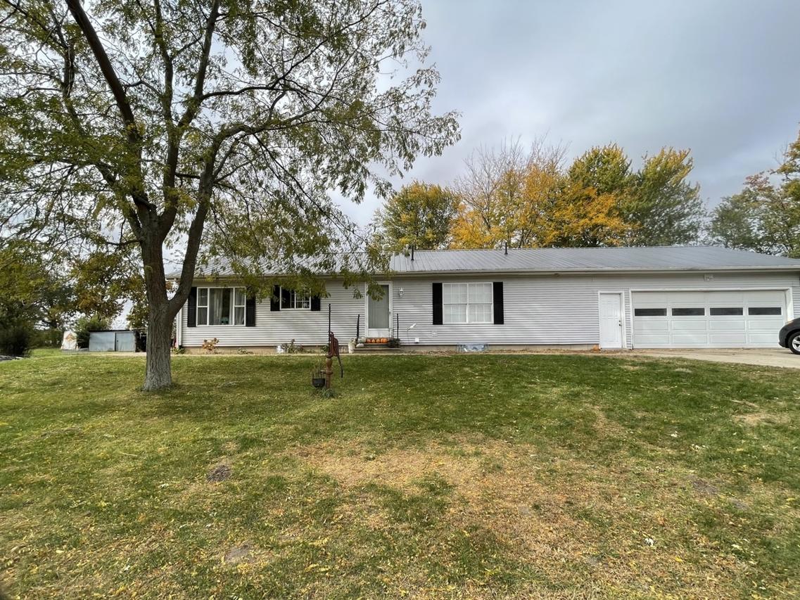 799 Searls Rd., Amboy, IL 61310