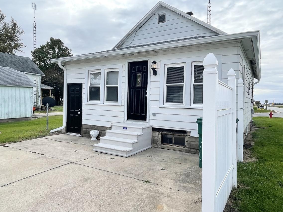 302 Il 71 Hwy., Standard, IL 61363