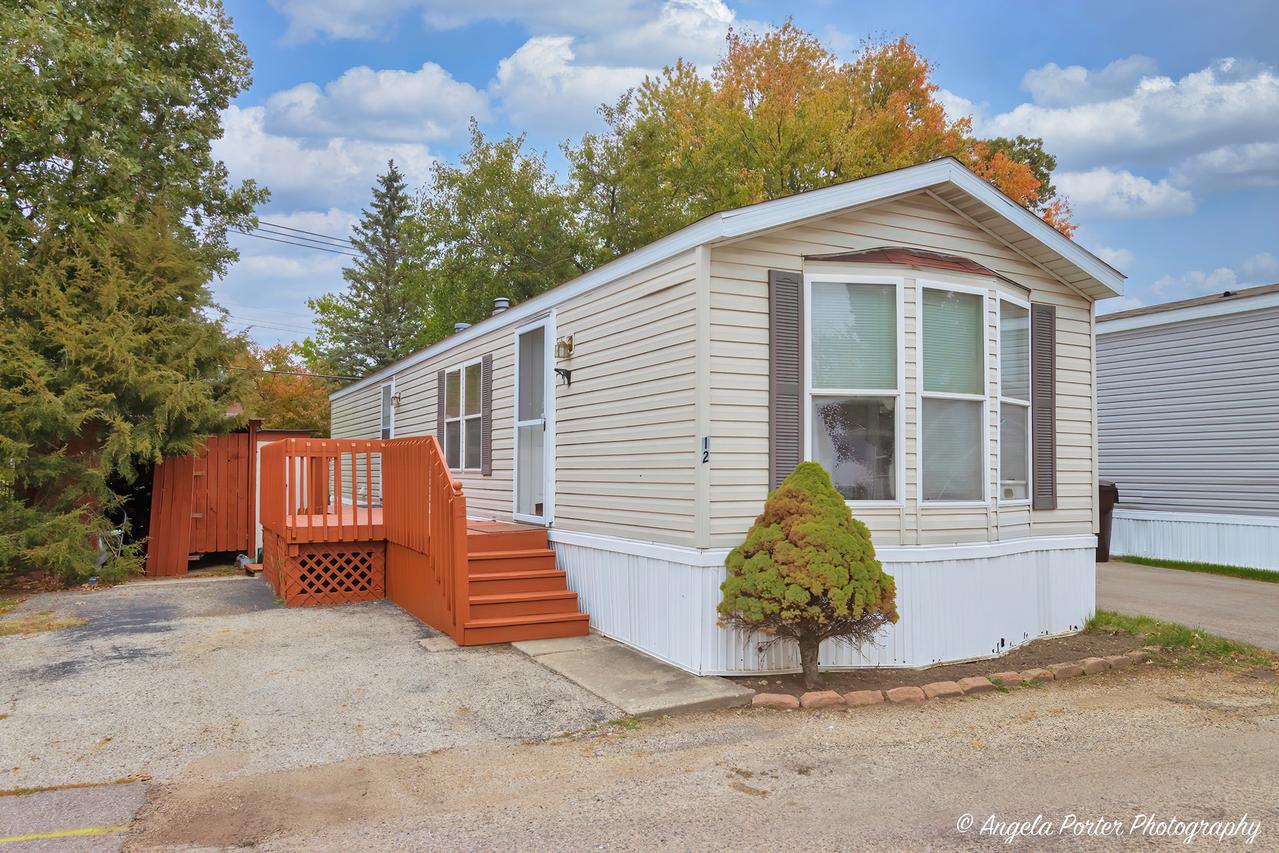 410 Barrington Rd. #12, Wauconda, IL 60084