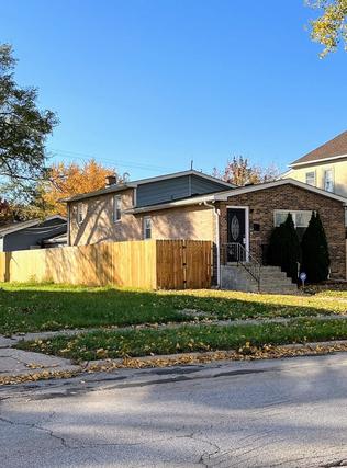 140 S 9th Ave., Maywood, IL 60153