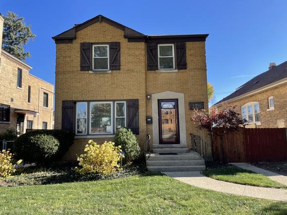 7010 26th Pkwy., Berwyn, IL 60402