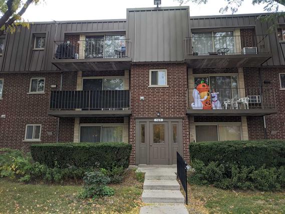 569 Fairway View Dr. #3F, Wheeling, IL 60090