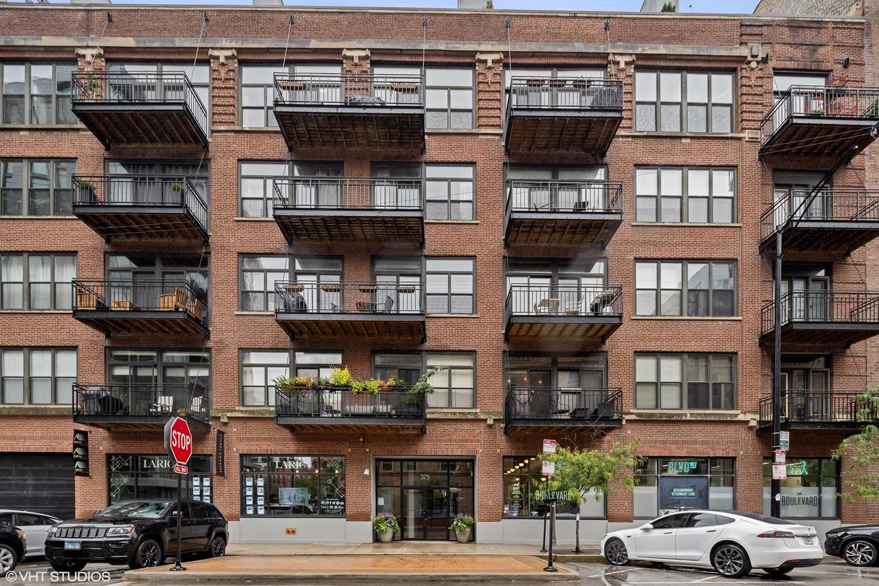 375 W Erie St. #205, Chicago, IL 60610