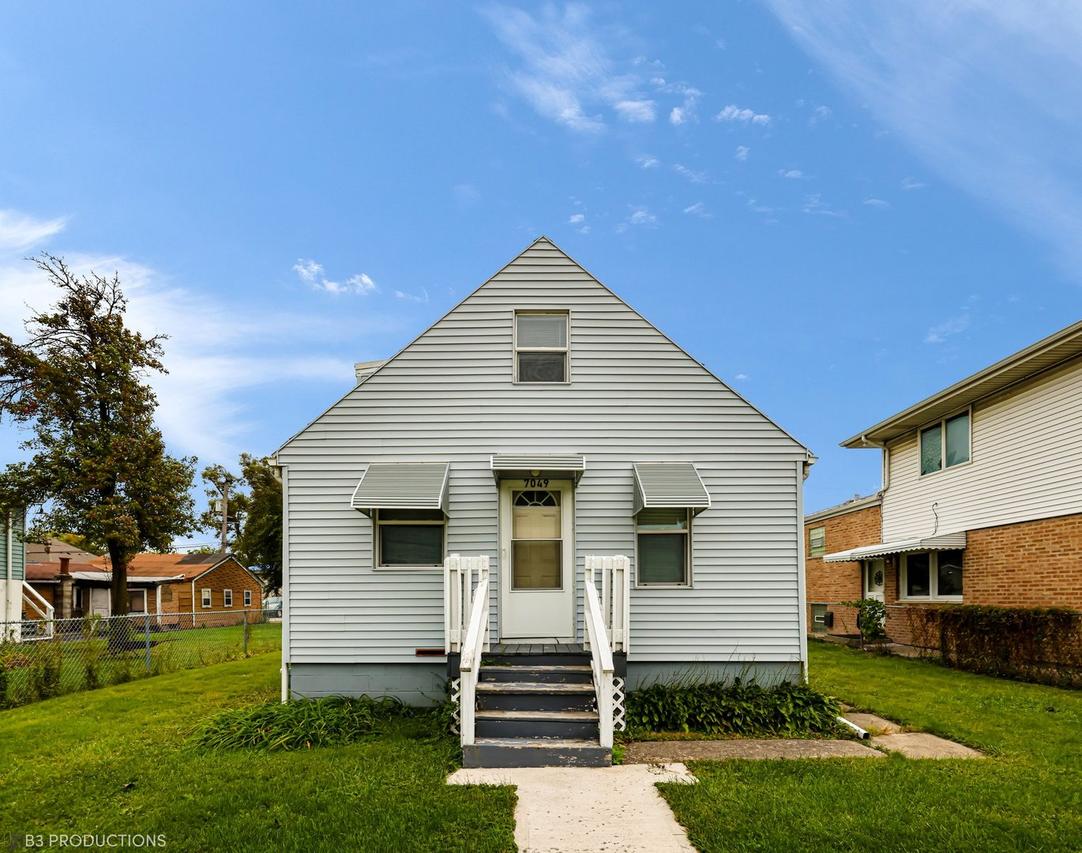 7049 W 71st St., Nottingham Park, IL 60638