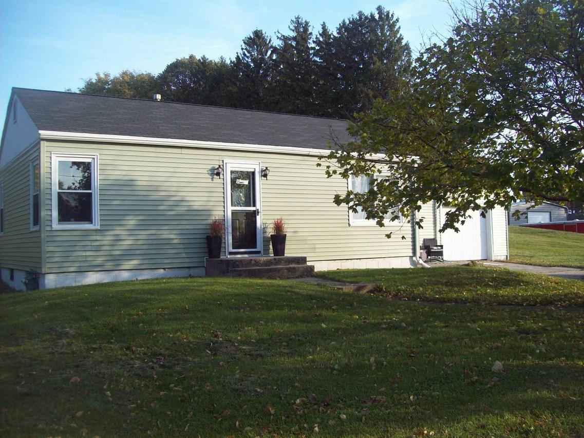 307 Red Oak Rd., Walnut, IL 61376