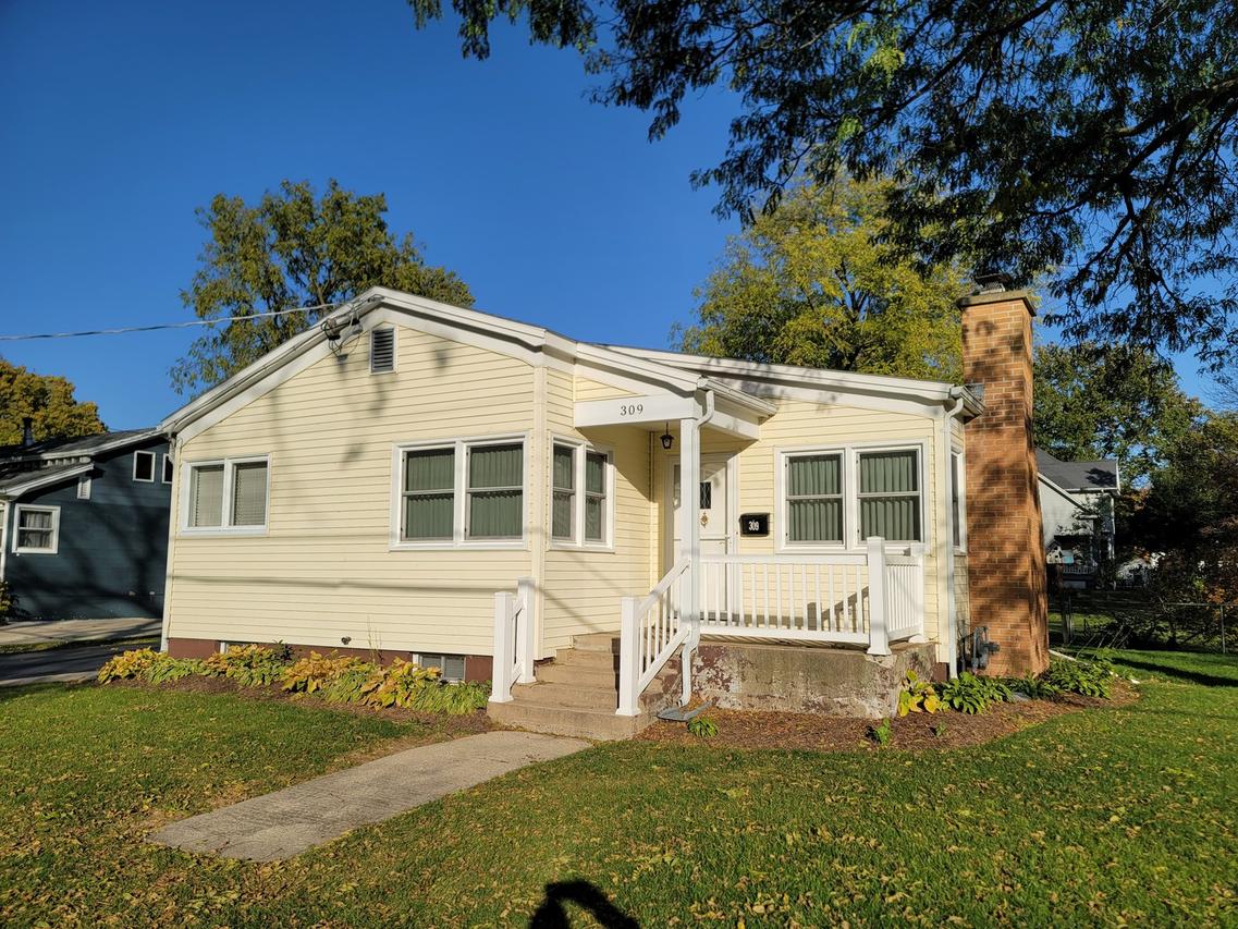 309 S 9th St., Oregon, IL 61061