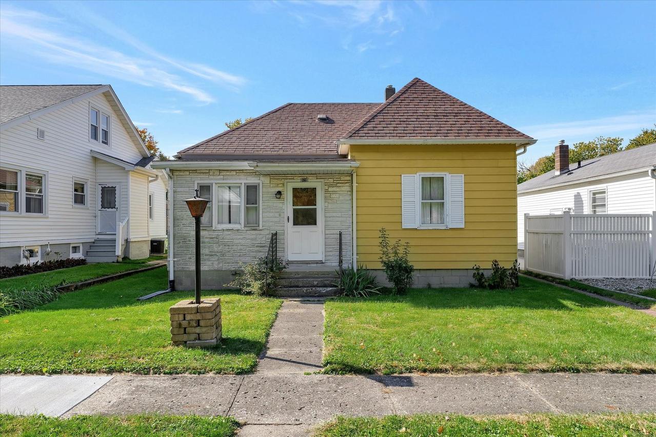 429 4th St., Illiopolis, IL 62539