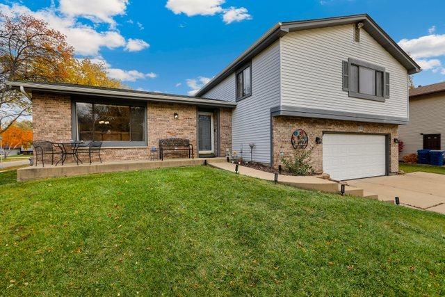 858 Marina Ter., Bartlett, IL 60103