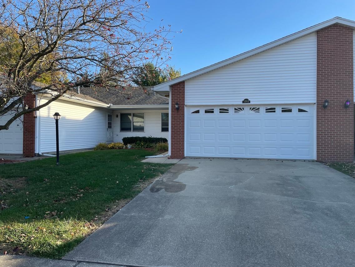 109 W Tomaras Ave. #B, Savoy, IL 61874