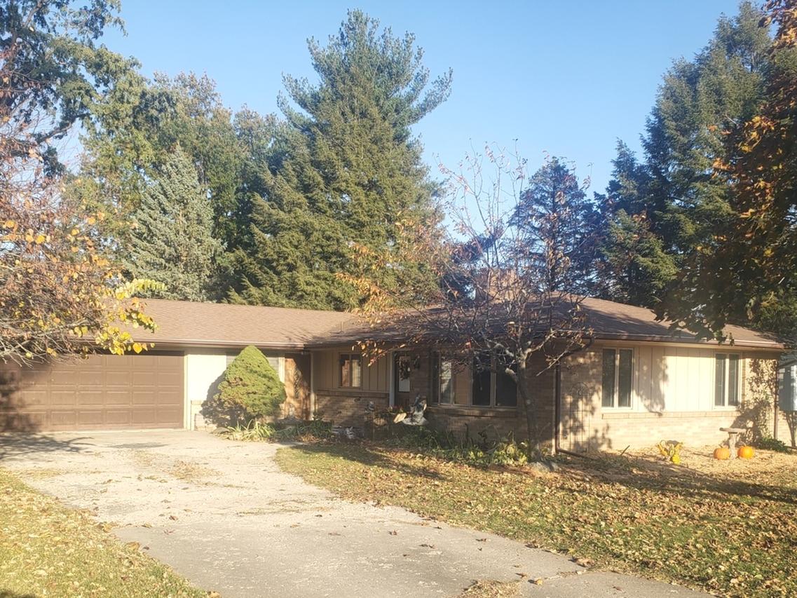 219 E Walnut St., Walnut, IL 61376