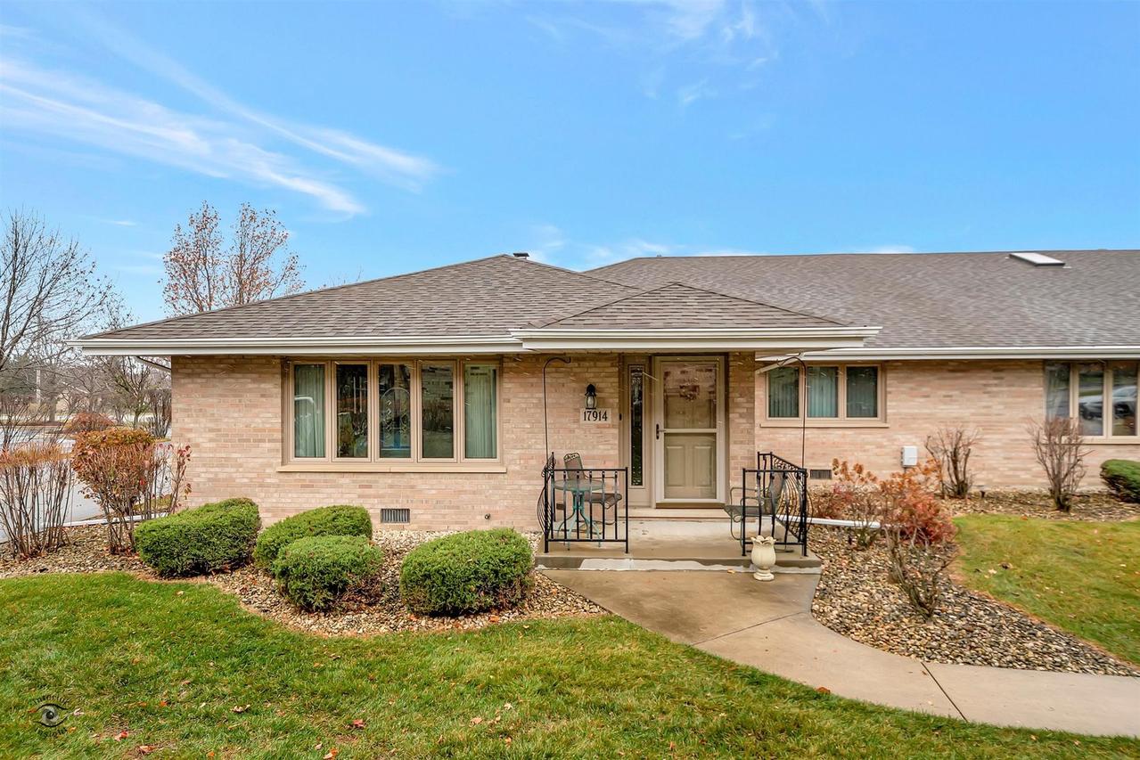 17914 California Ct. #52, Orland Park, IL 60467