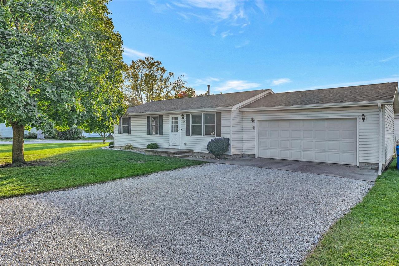 501 N Phillips St., Thomasboro, IL 61878