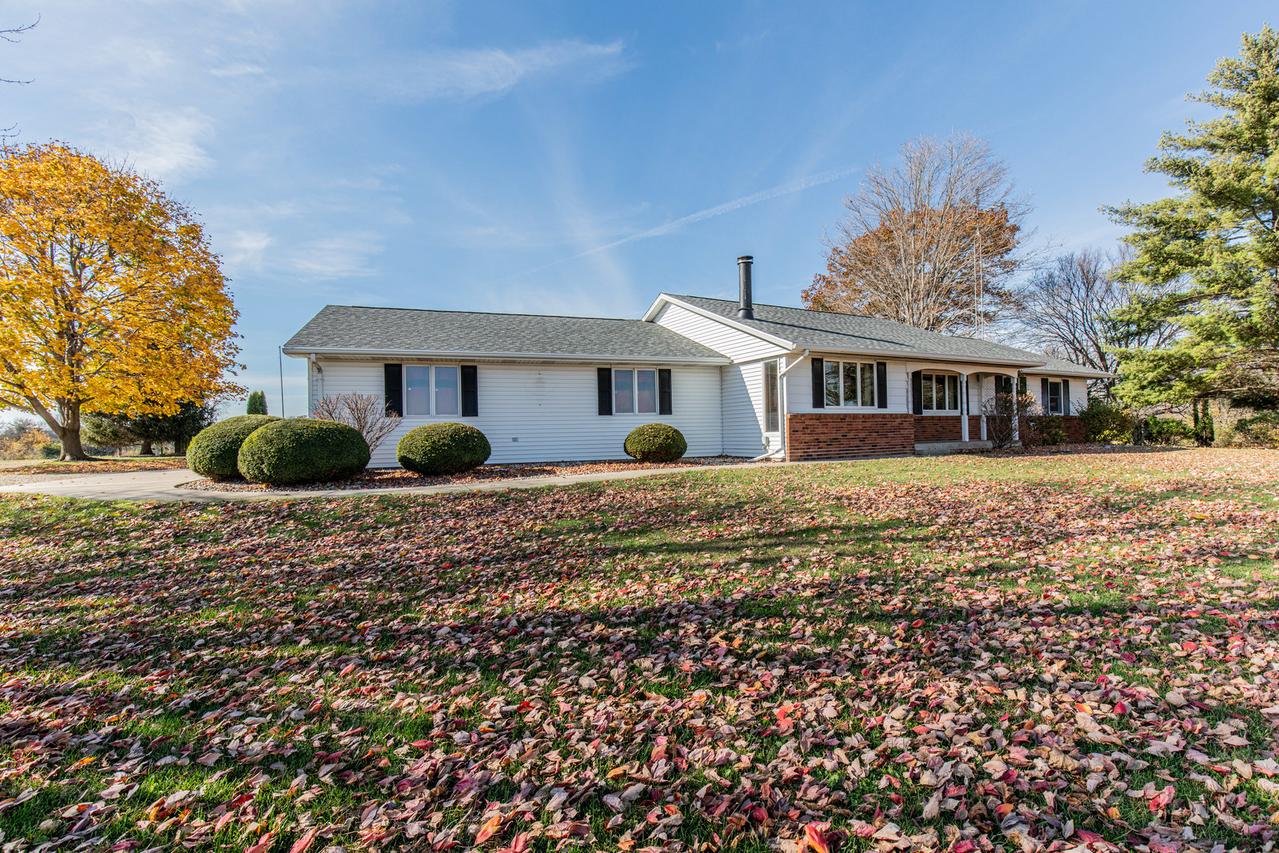 9137 1725 East St., Tiskilwa, IL 61368