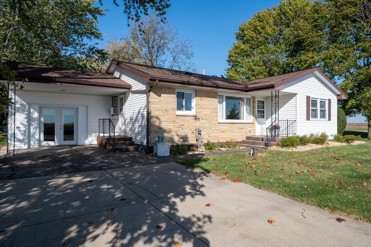 10924 W Haldane Rd., Polo, IL 61064