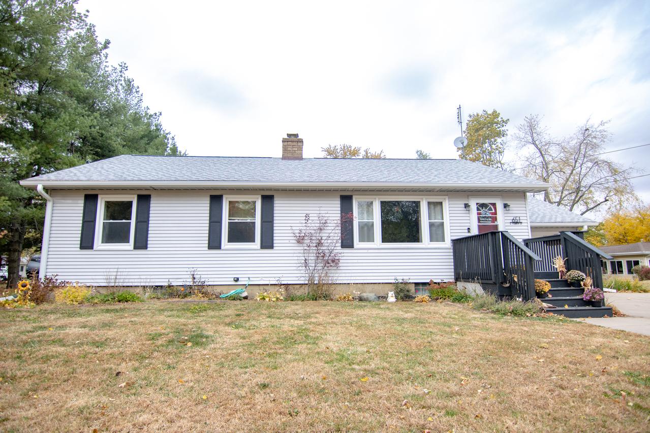 651 E 4th St., El Paso, IL 61738