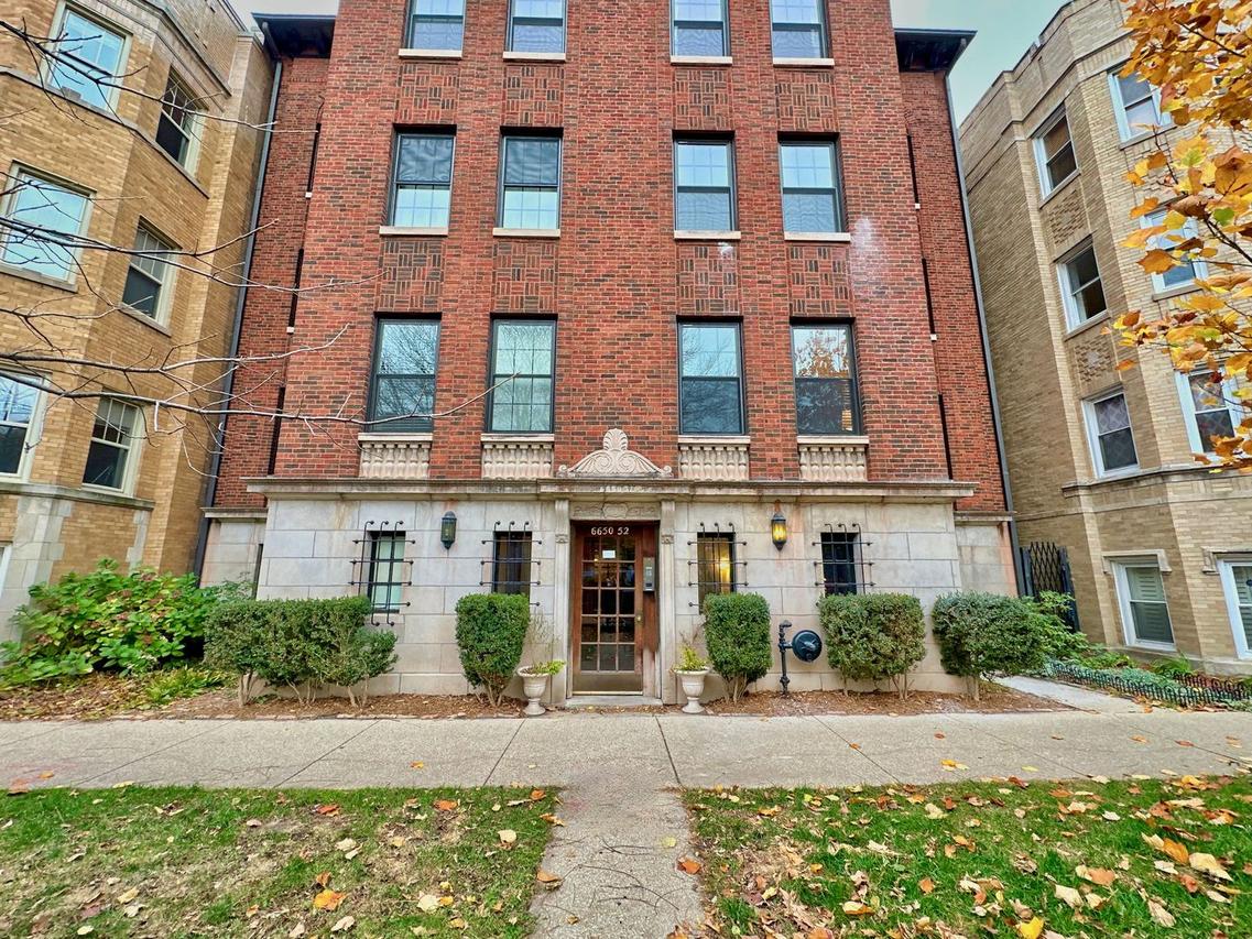 6652 N Glenwood Ave. #2N, Chicago, IL 60626