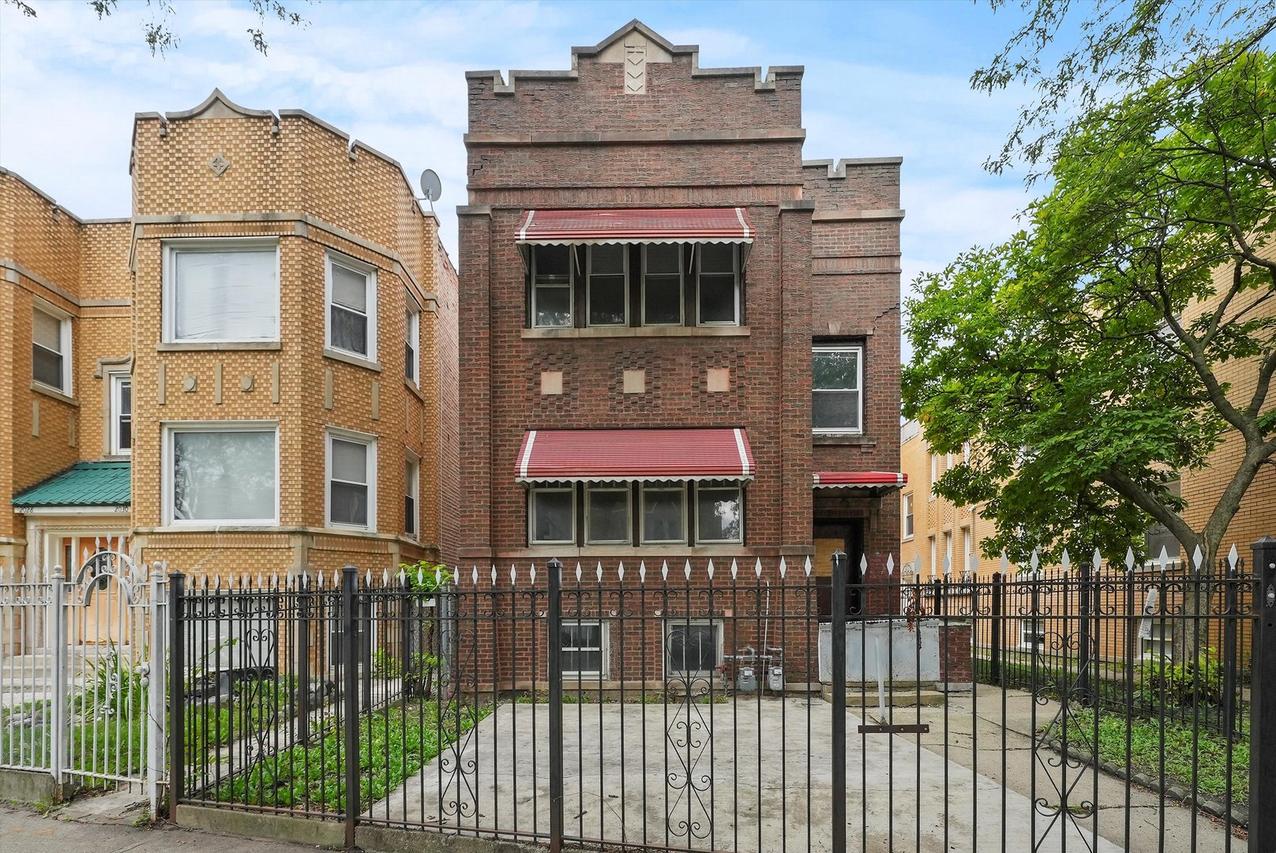 2034 N Lamon Ave., Chicago, IL 60639