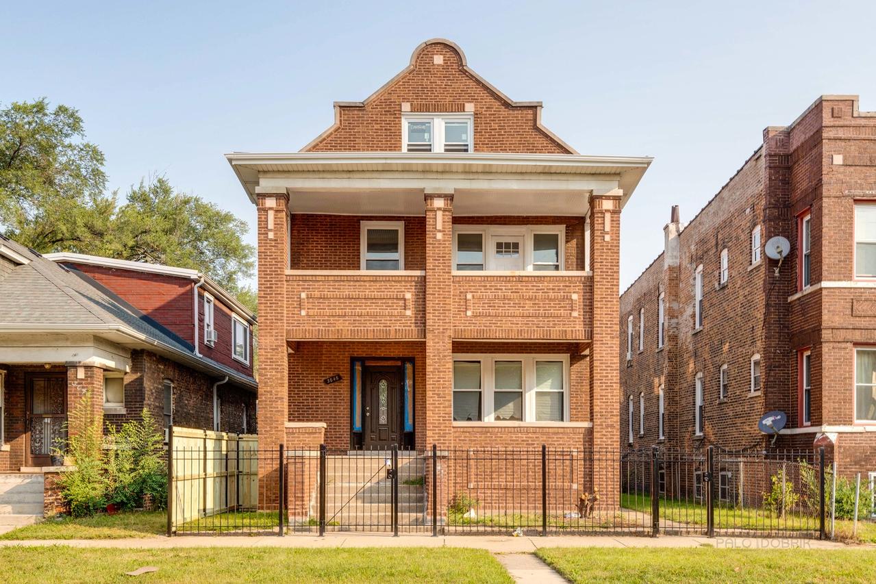 3048 E 80th St., Chicago, IL 60617