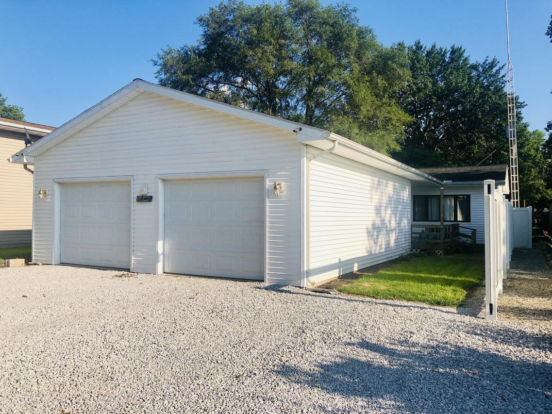 513 1/2 North St., Villa Grove, IL 61956