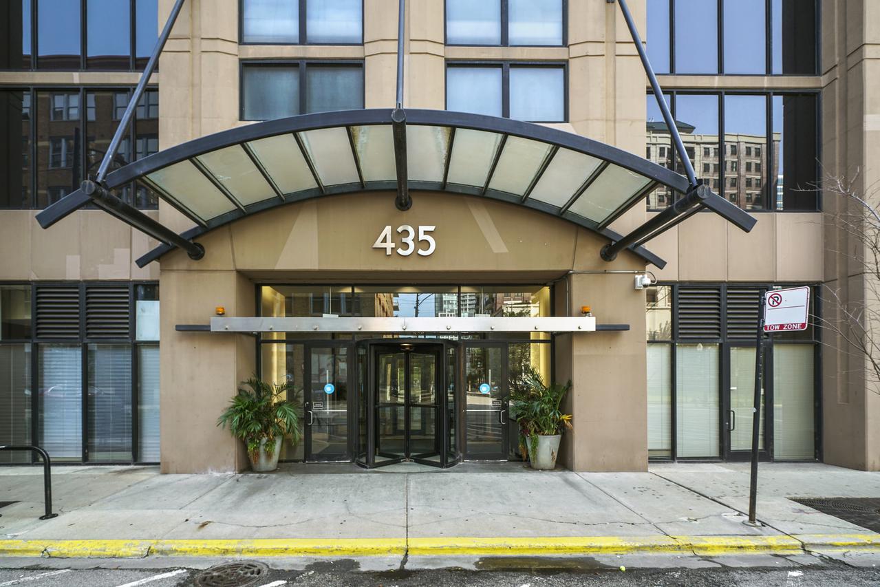 435 W Erie St. #P-610, Chicago, IL 60654