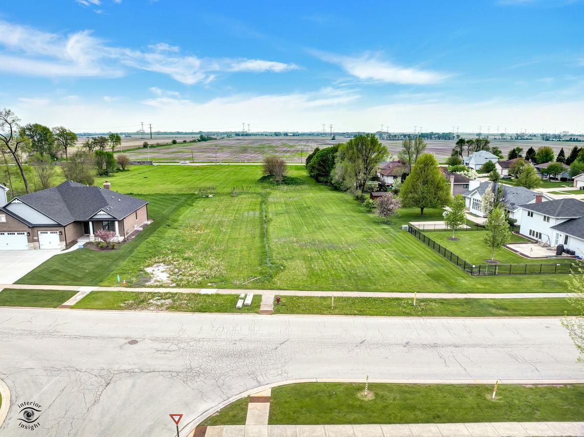 1698 Grand Prairie Dr., New Lenox, IL 60451