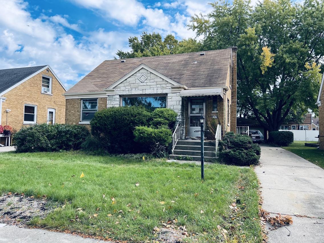 2337 S 6th Ave., North Riverside, IL 60546