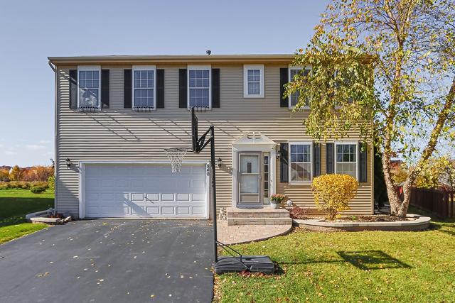 840 Shelter Island Ln., Pingree Grove, IL 60140