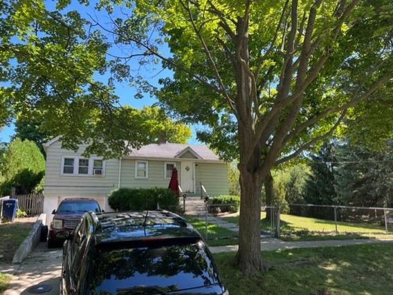 1613 Mcgovern Ave., Highland Park, IL 60035
