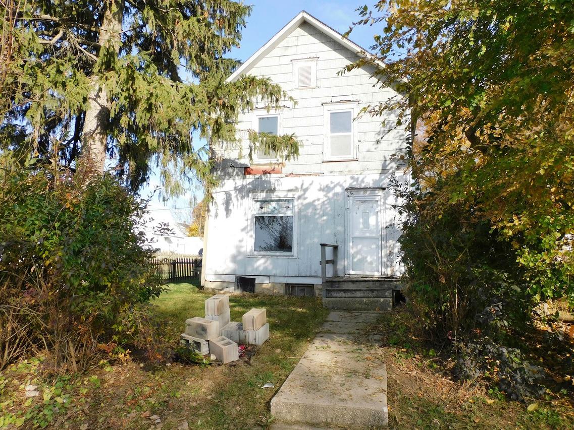 44 State St., German Valley, IL 61039