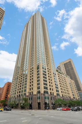 33 W Ontario St. #14B, Chicago, IL 60654