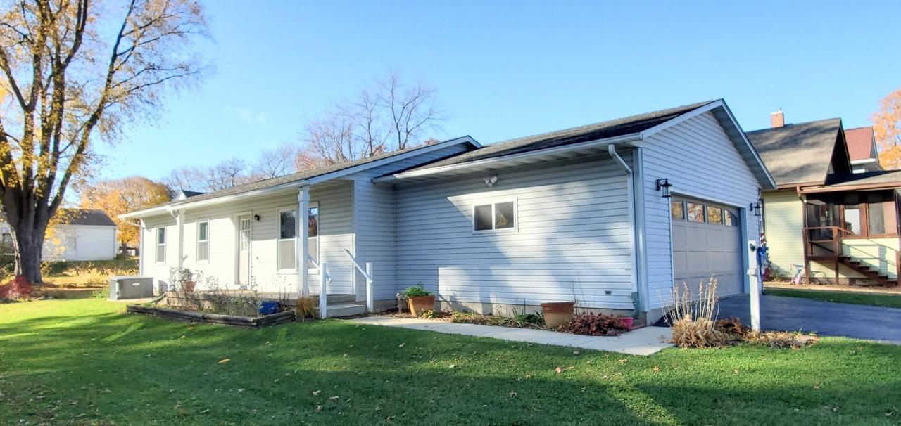 317 E Center St., Mount Morris, IL 61054